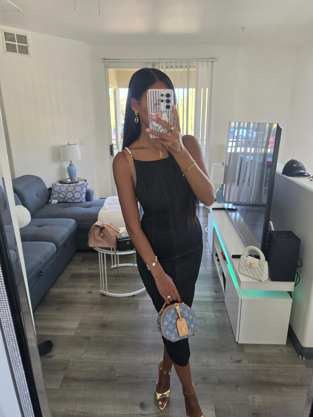 Sleek Black Midi Bodycon Dress - Picture 3 of 17